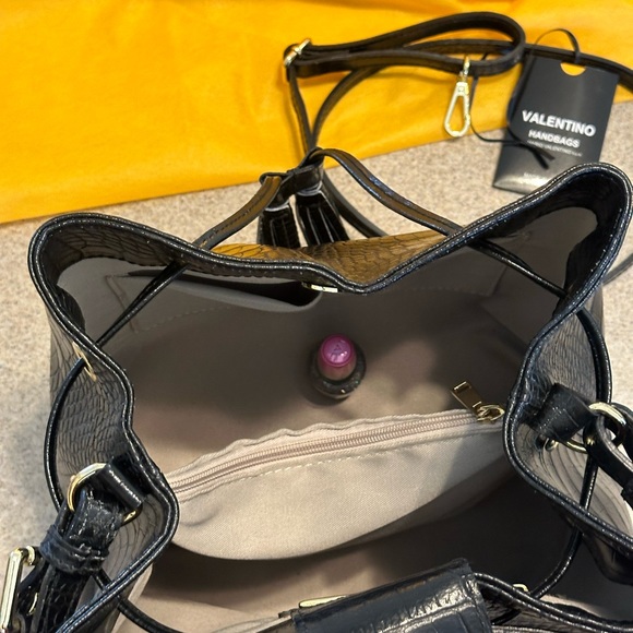 VALENTINO, Mario NEW Crossbody black bag. - Picture 12 of 13